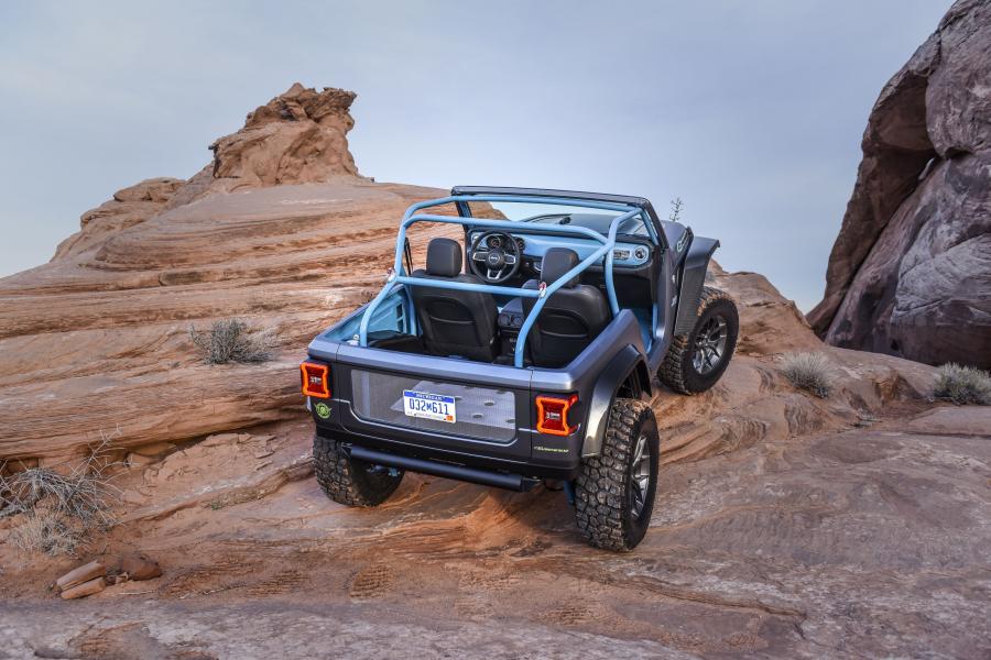  Jeep 4SPEED Concept (JL) 2018 года  (фото 13 из 39)